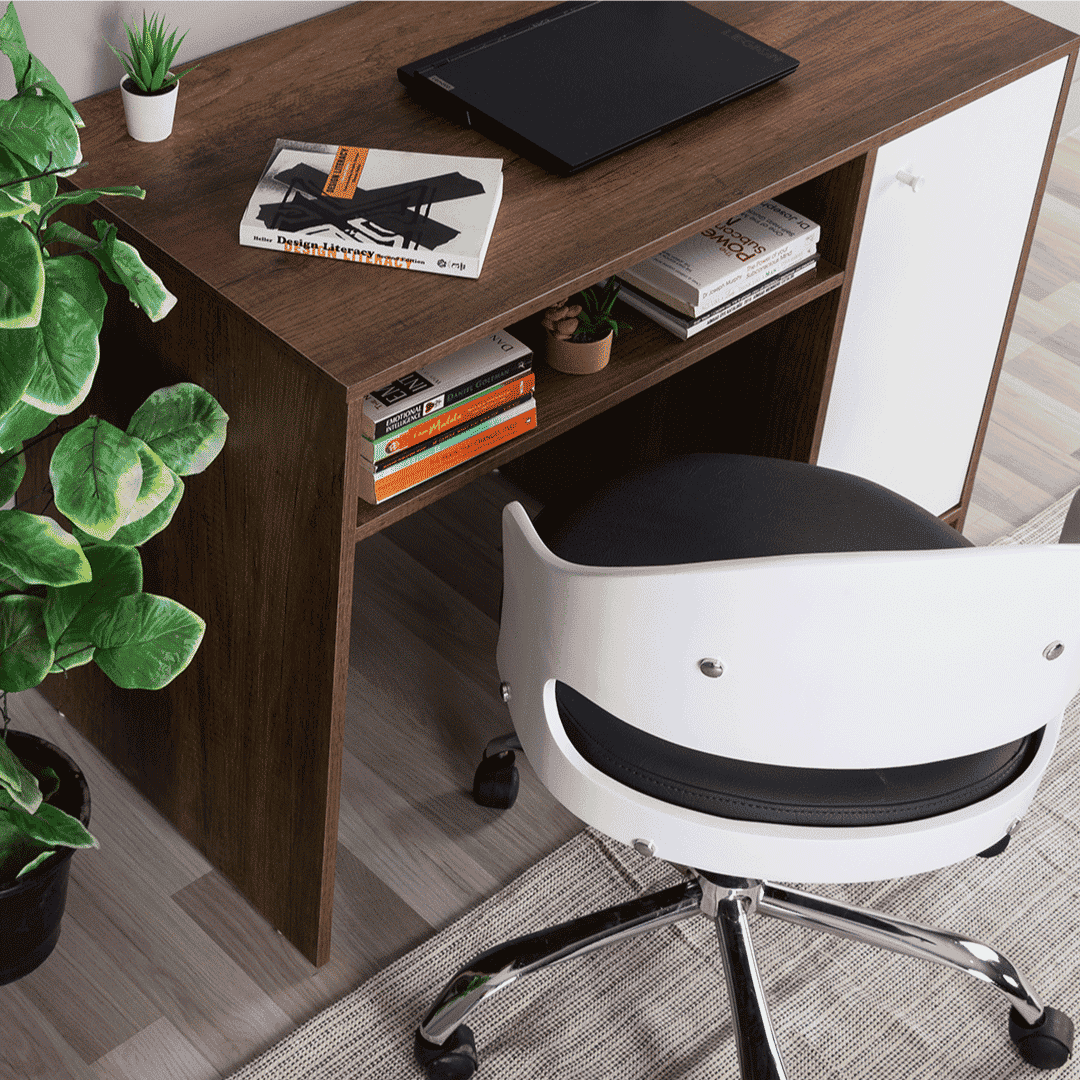 Desk D033 - مكتب