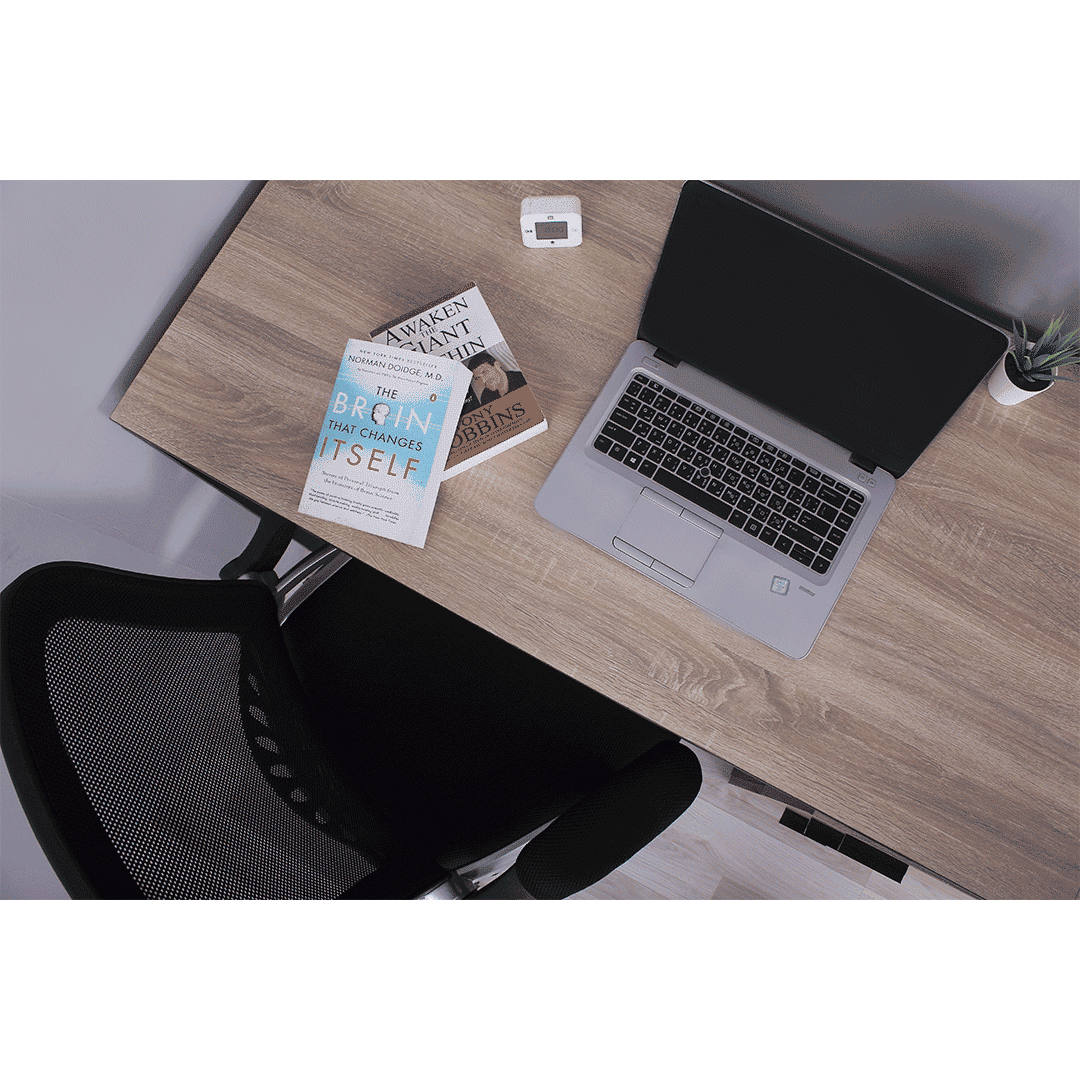 Desk D030 - مكتب